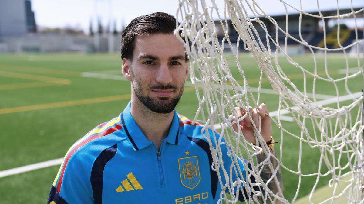 
                                                                                                 Álex Baena: “Julián Álvarez es el mejor nueve del mundo, encajaría en cualquier equipo”
                                                                                             