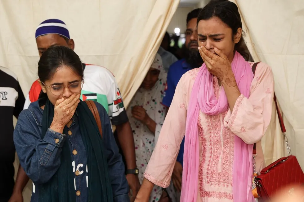 Bus sinks in Bangladesh river, killing at least 18 people
