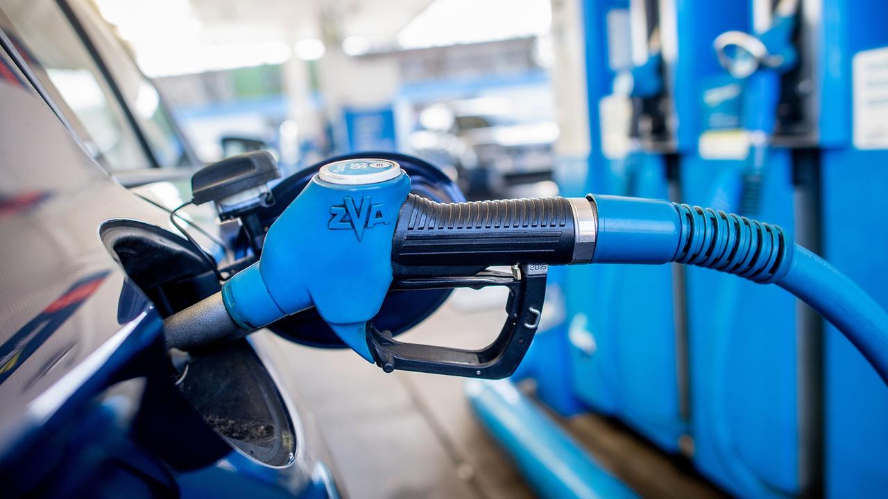 Bundestag beschließt erste Maßnahmen gegen hohe Tankstellenpreise