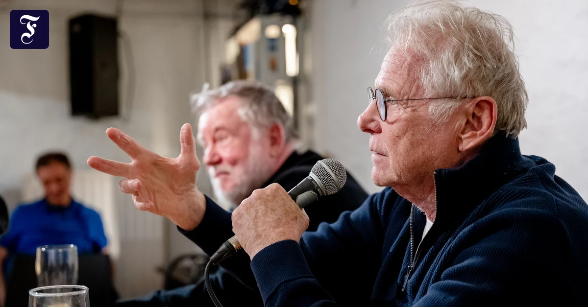 Lesung im Club Voltaire: Cohn-Bendit liest linken Weggefährten die Leviten