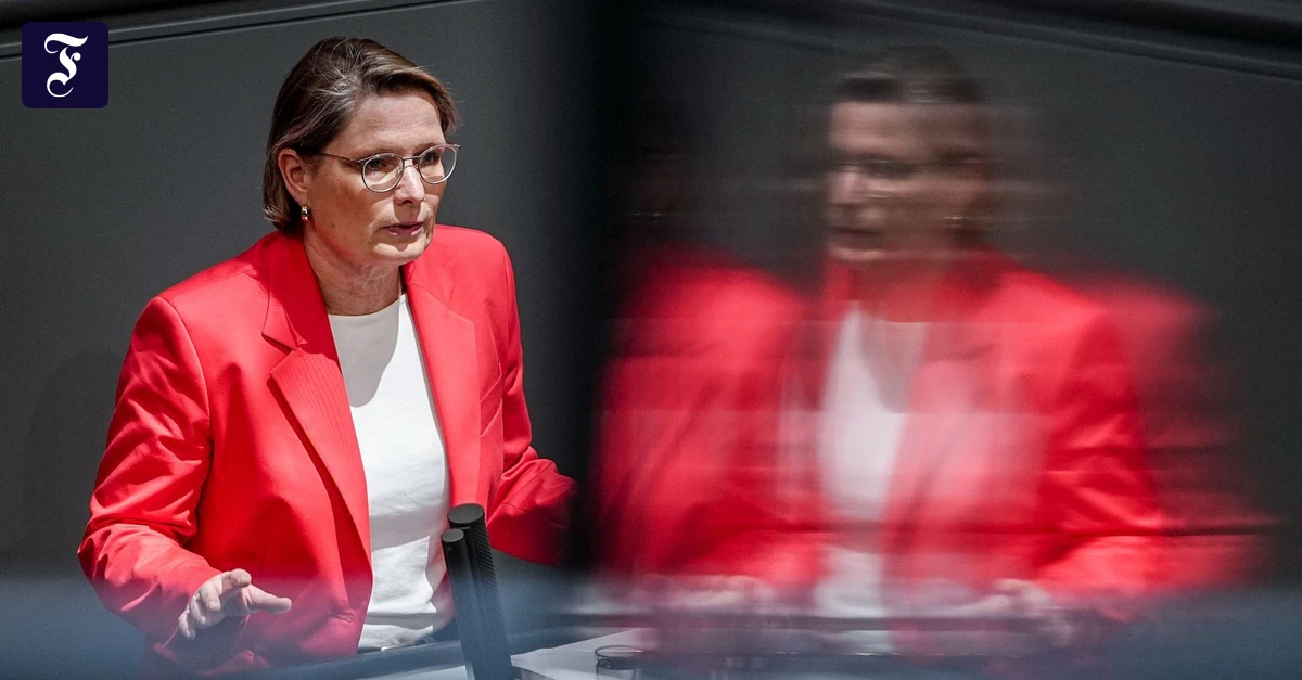 Bundestag: Streit über sexualisierte Gewalt gegen Frauen im Internet