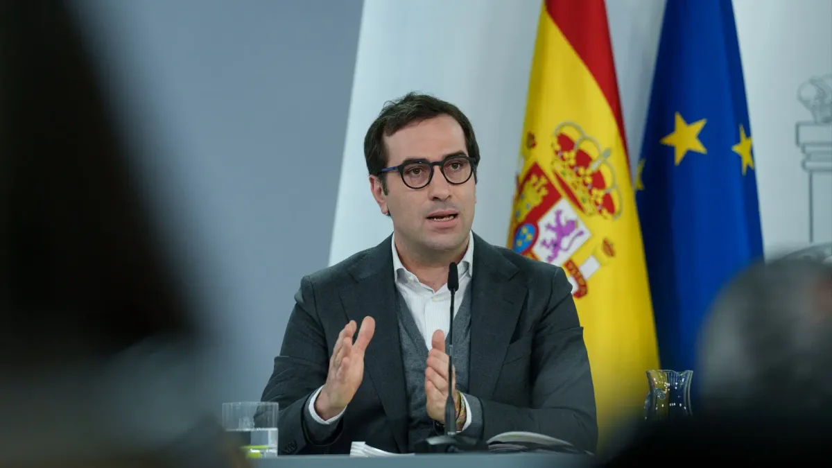 
         La economía española creció al 2,8% el año pasado pese a los aranceles de Trump y la tensión geopolítica 
    
