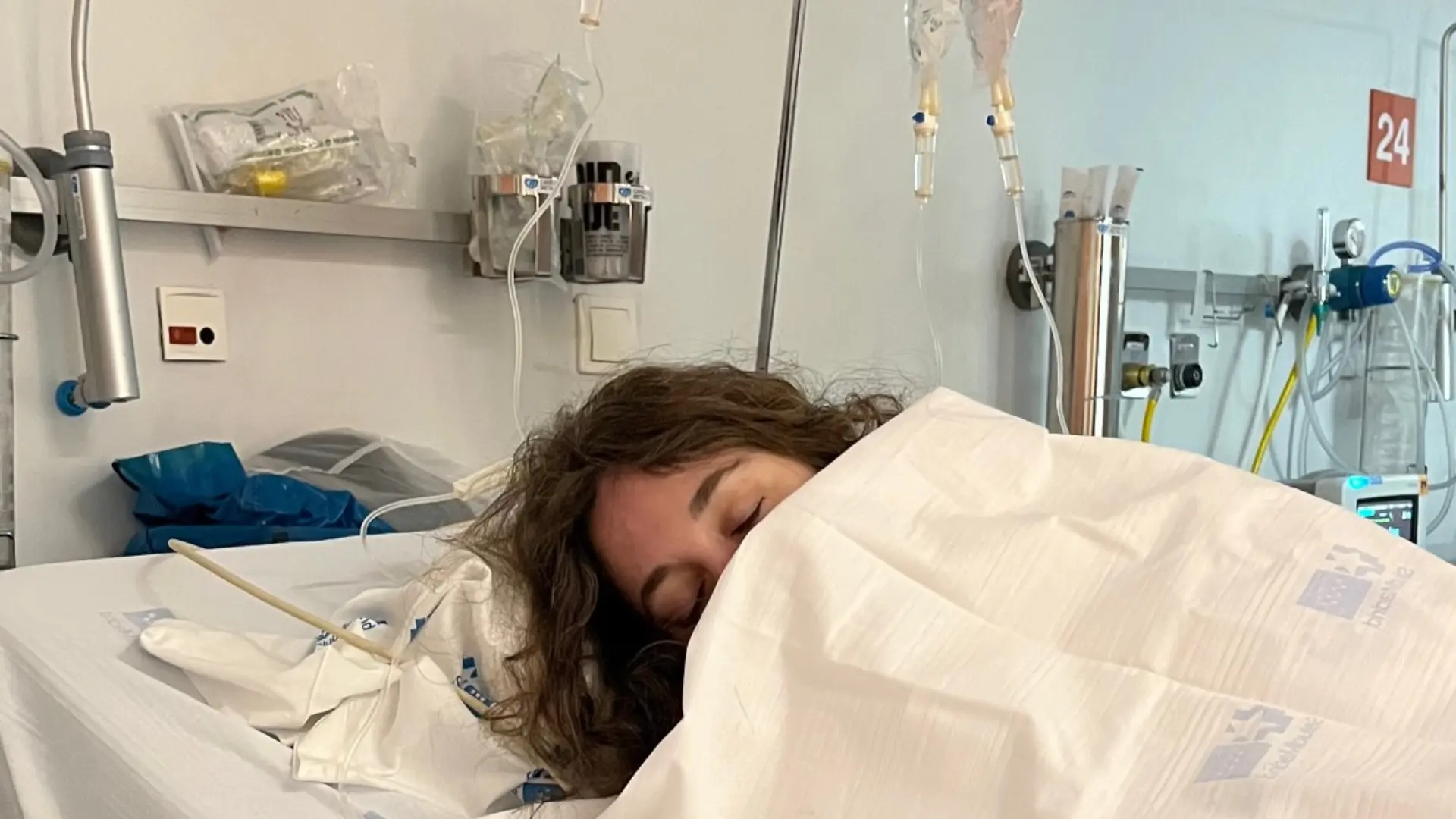 
         Loida Zabala, ingresada de urgencias en el hospital por una sepsis: "Han pedido los teléfonos por si fallezco" 
    