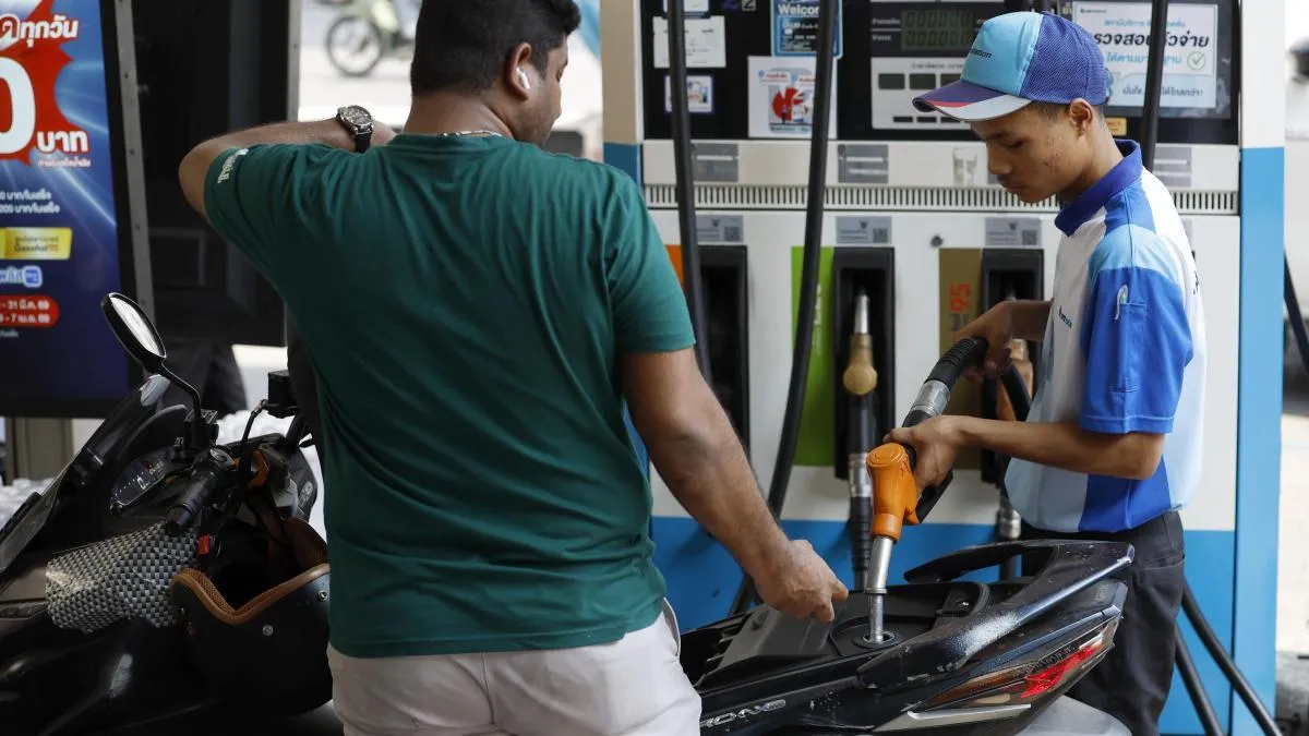 
           El petróleo vuelve a las subidas por las dudas con el plan de paz de Trump para Irán
       