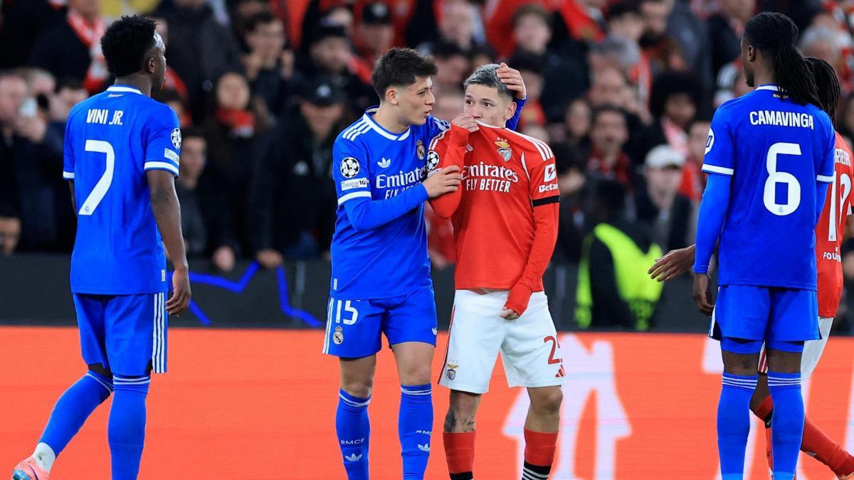 
                                                                                                          La UEFA sanciona al Benfica por actitudes “racistas” en el partido ante el Madrid
                                                                                                      