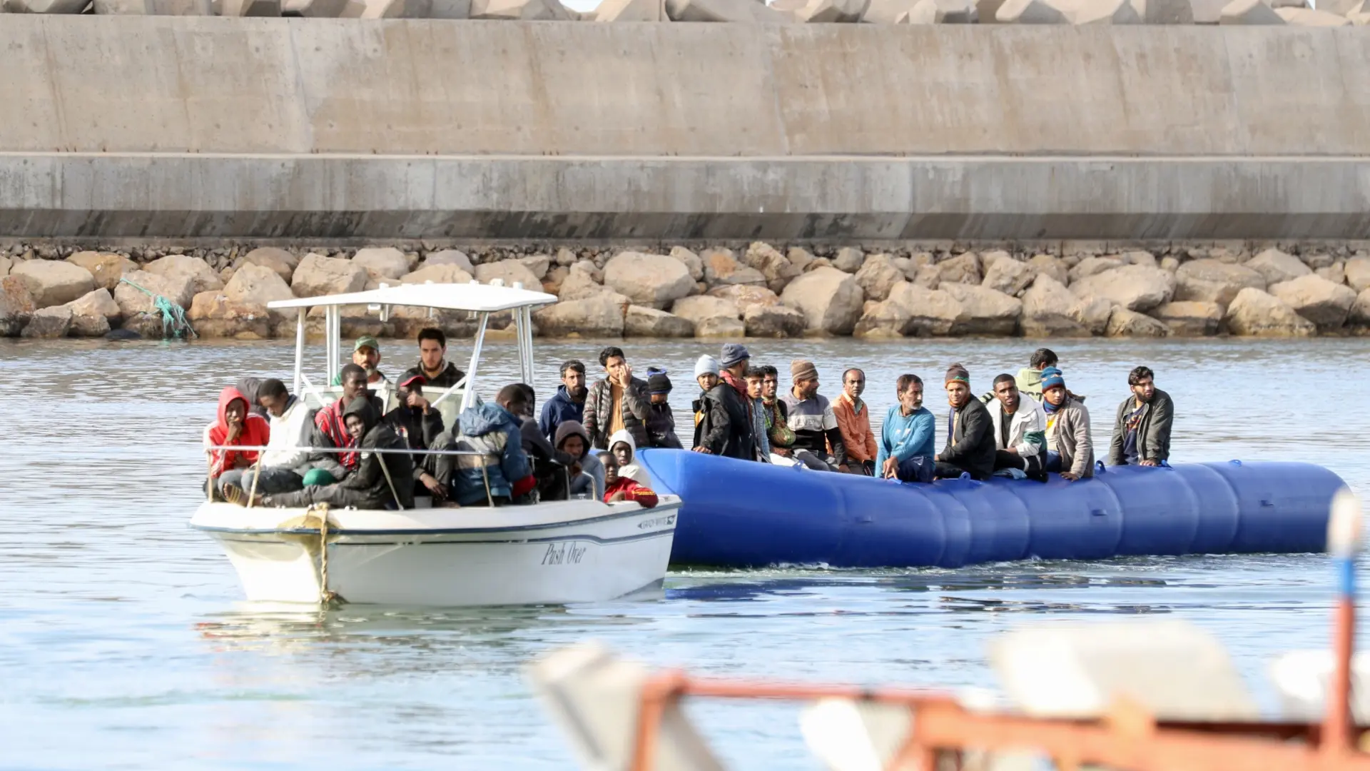 La Eurocámara respalda la 'vía Meloni' y da luz verde a los centros de migrantes en el extranjero