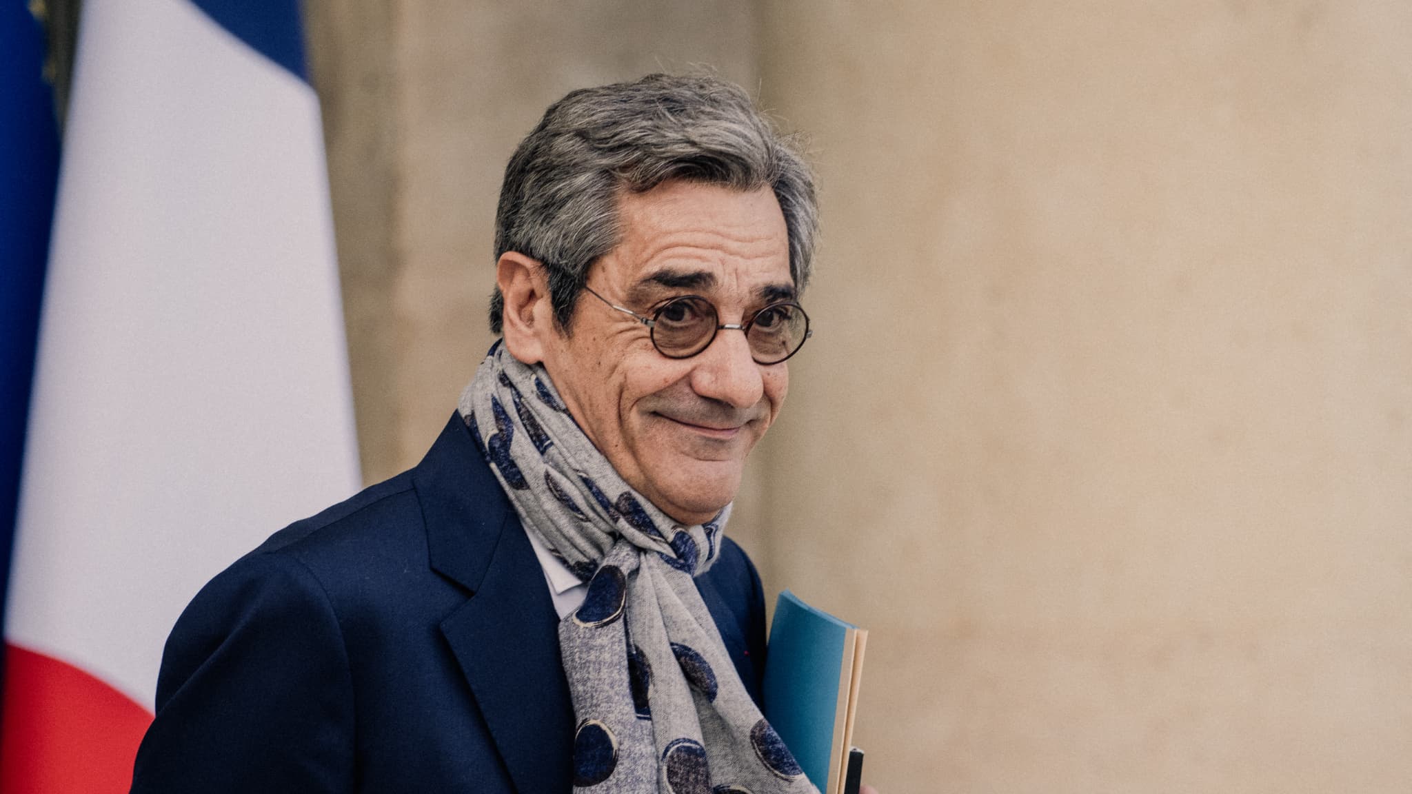 Sur les 700 contrôles menés en un an, 70% des petits colis n'étaient pas conformes: le ministre du Commerce Serge Papin indique même que 45% d'entre eux se sont avérés "dangereux"