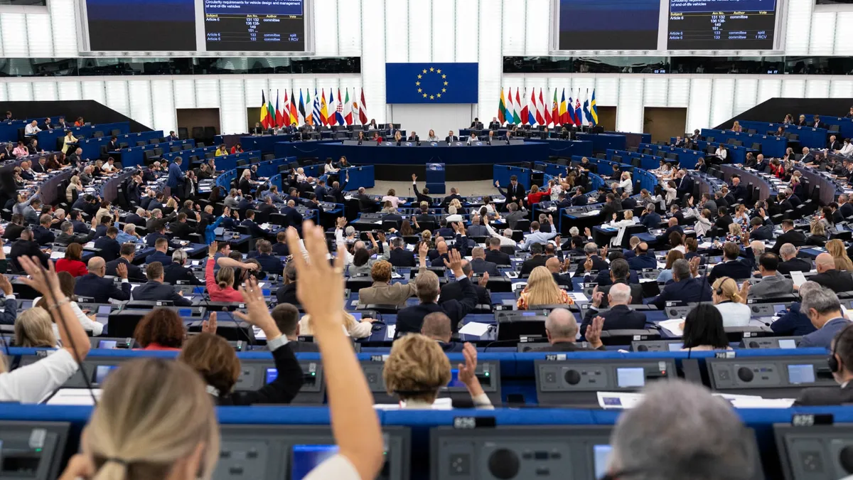 Accord commercial entre l'UE et les États-Unis: le Parlement européen donne son feu vert sur les 15%, mais y rajoute des conditions