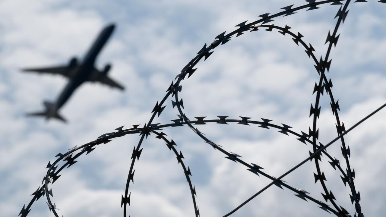 EU-Parlament: Konservative und Rechte stimmen für härtere Asylregeln