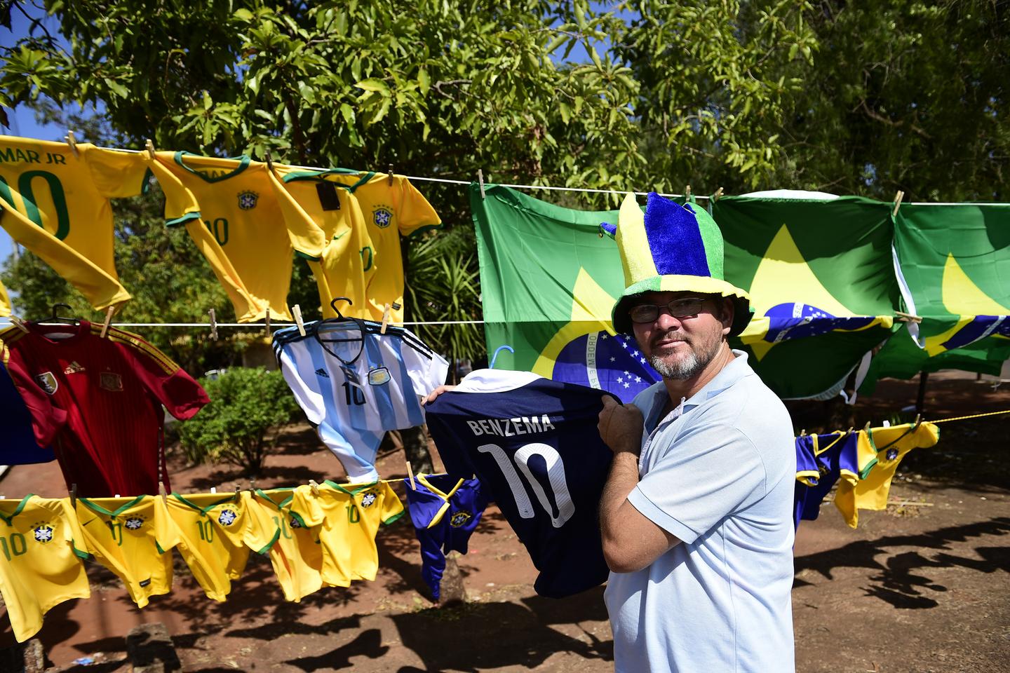 « La France, c’est un Brésil européen » : les Bleus du football, une passion au pays de Pelé