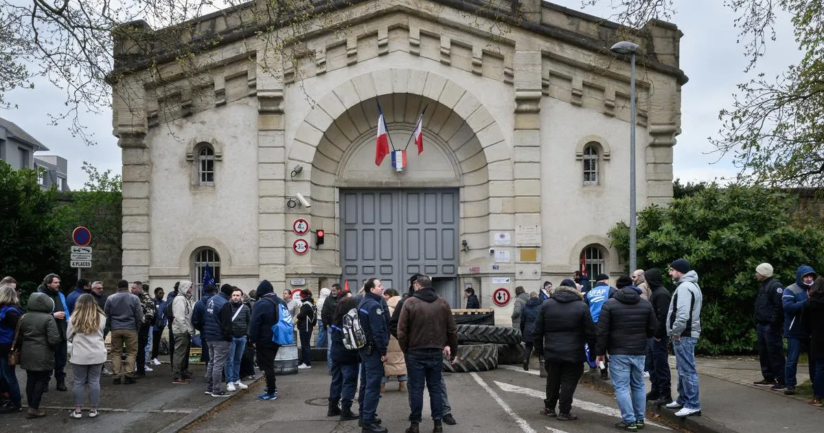 «C’est explosif» : la maison d’arrêt de Dijon, récent théâtre d’une double évasion, «totalement bloquée» par une grève des agents