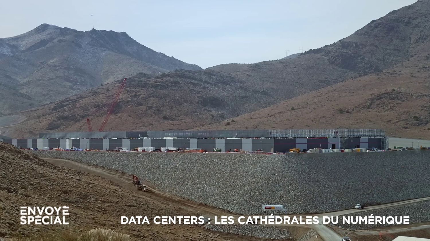 "Envoyé spécial" a filmé l’intérieur du plus grand data center au monde, dans le désert du Nevada