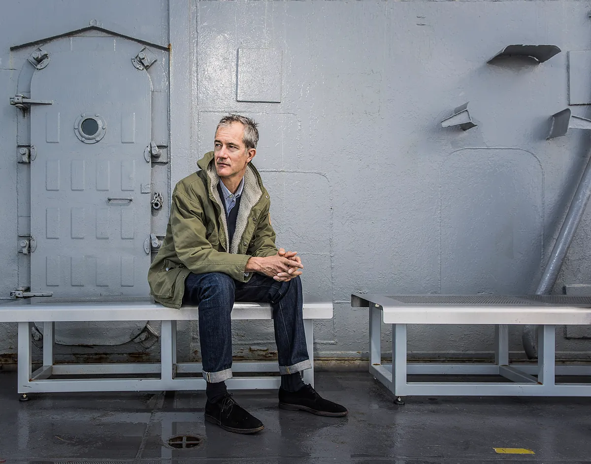 Cuando el pasado se convierte en relato: un viaje por la memoria de Geoff Dyer