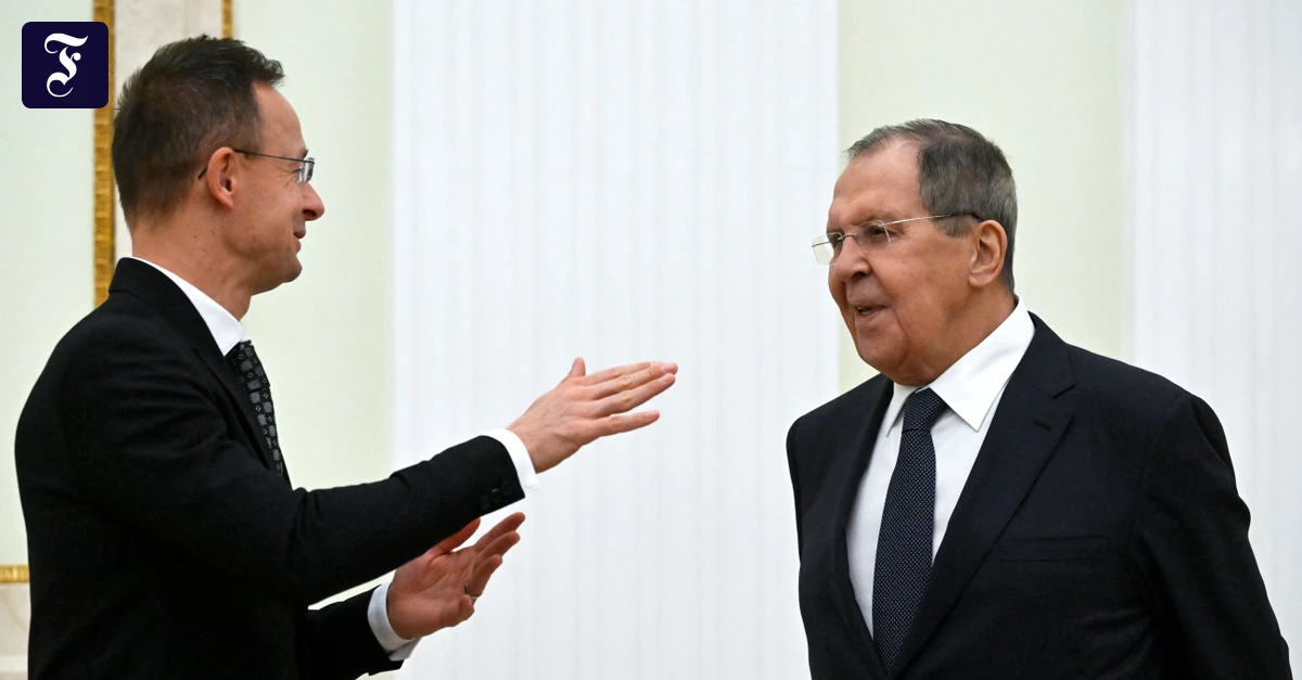 Absprache mit kreml enthüllt: Ungarn will Journalisten wegen Spionage verfolgen