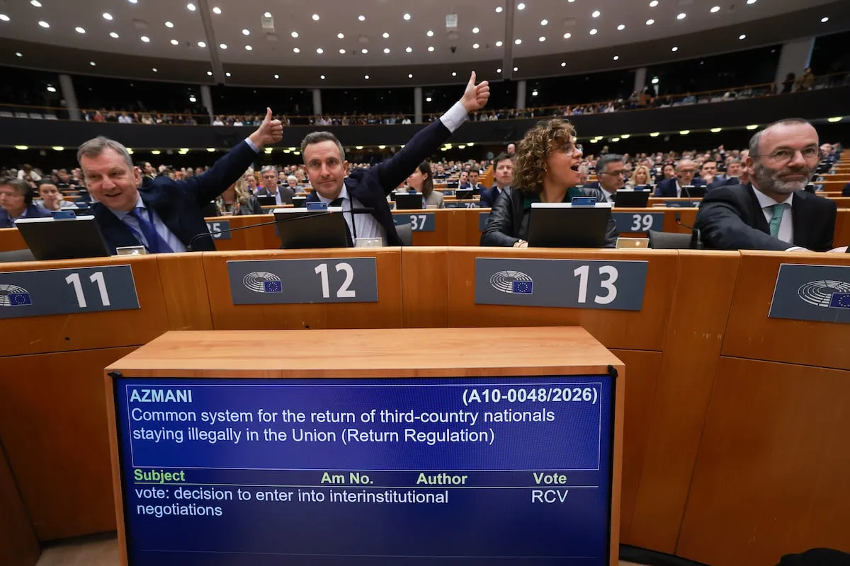 La Eurocámara ratifica con los votos conservadores y ultras la creación de centros de deportación en terceros países 