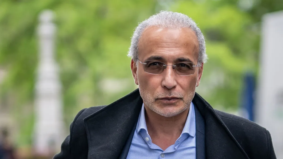 Tariq Ramadan, condamné à dix-huit ans de prison en son absence, affirme vouloir "un nouveau procès, contradictoire cette fois"