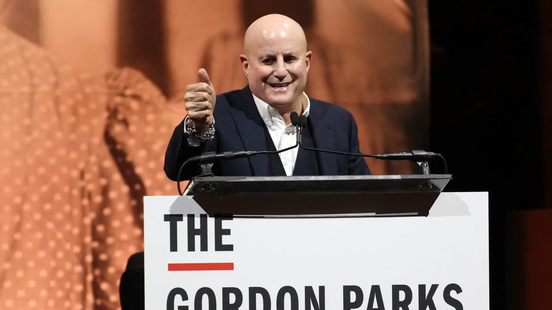 
         Muere a los 15 años el hijo del empresario y millonario Ronald O. Perelman 
    