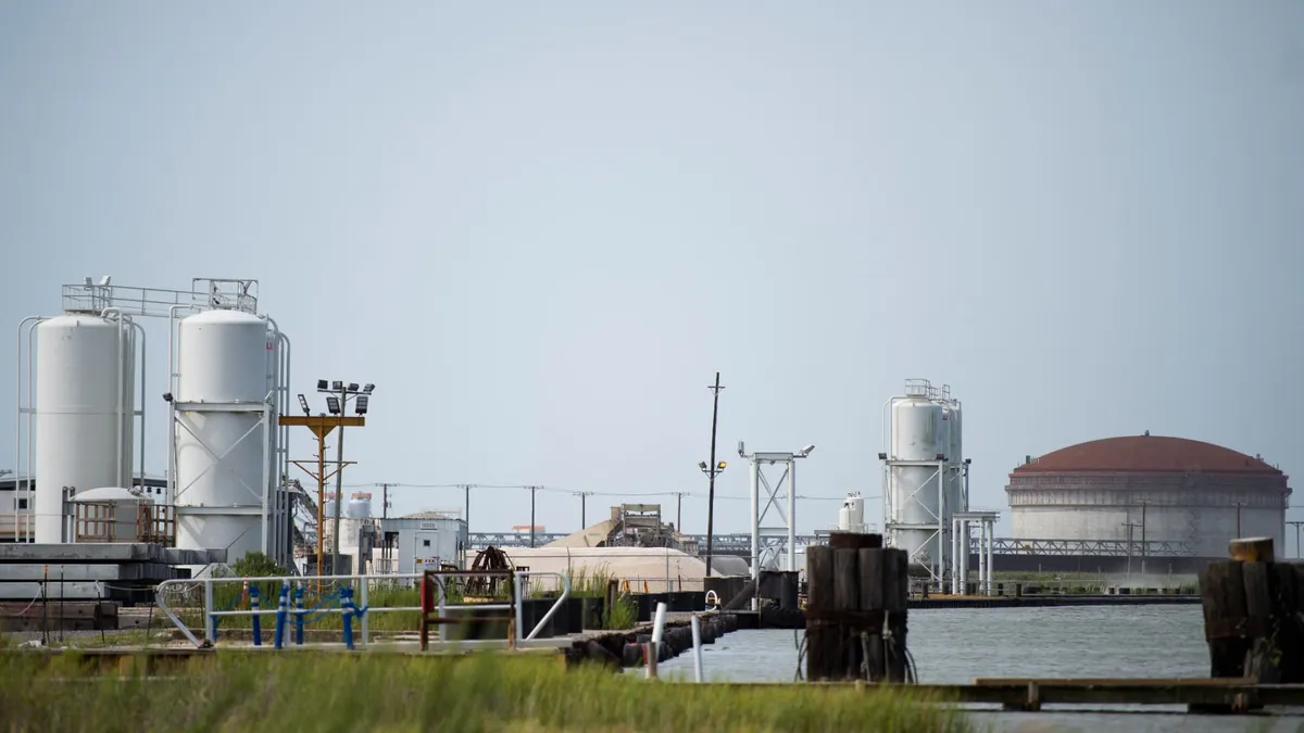 "Pas les infrastructures" pour absorber le choc: les Etats-Unis ont multipliées en 10 ans par 30 leurs exportations de GNL mais le gaz américain ne pourra pas combler la pénurie du Moyent-Orient