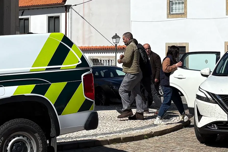 "Assassin !" : Cédric Prizzon, principal suspect du double féminicide de l'Aveyron, entendu par un juge au Portugal