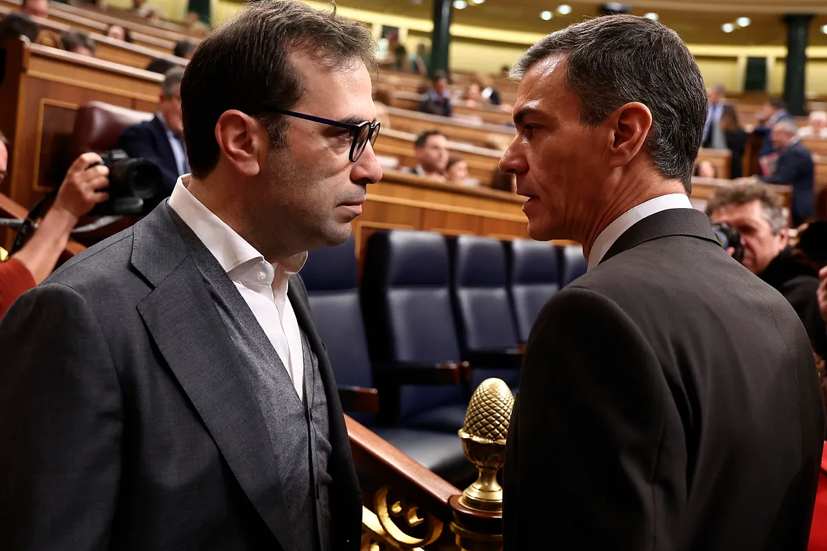 Pedro Sánchez aúpa a Carlos Cuerpo como vicepresidente primero y nombra a Arcadi España como ministro de Hacienda para llenar el hueco de Montero