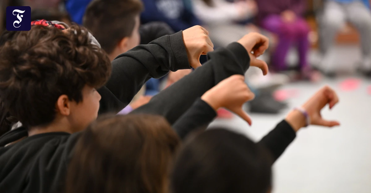 Offenbach und Frankfurt: Eltern gegen Sparpläne für Schulen