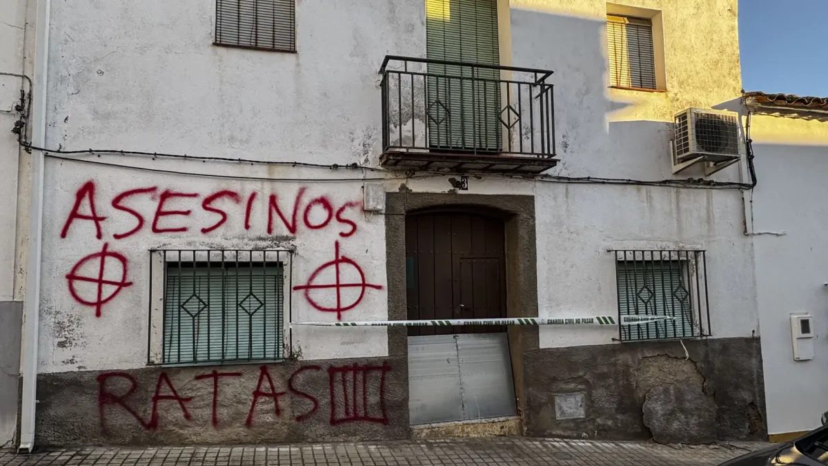 
         Los dos hermanos acusados de matar a Francisca Cadenas ingresan en la cárcel de Morón 
    