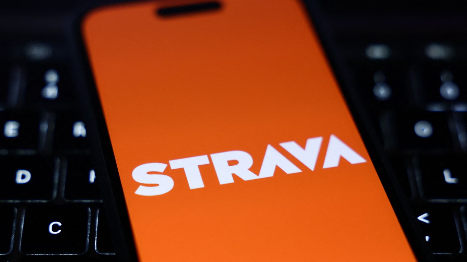 La position confidentielle du porte-avions "Charles-de-Gaulle" révélée par... l'application Strava