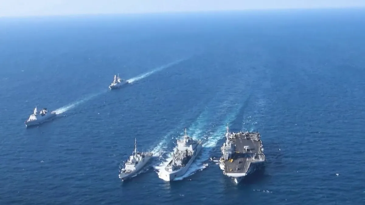 Sous-marin, frégates, le porte-avions "Charles-de-Gaulle" ne sort jamais seul