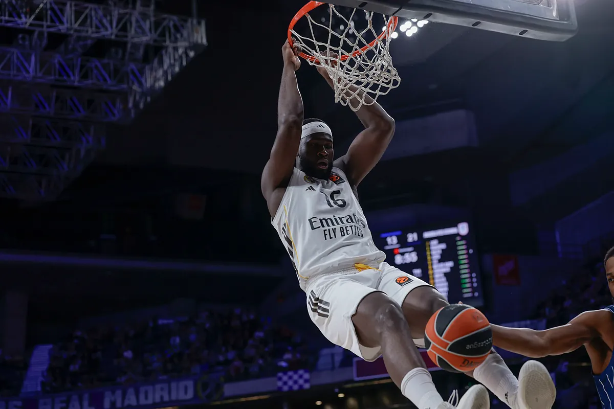 El Real Madrid despluma al Efes de Laso y acecha la segunda plaza