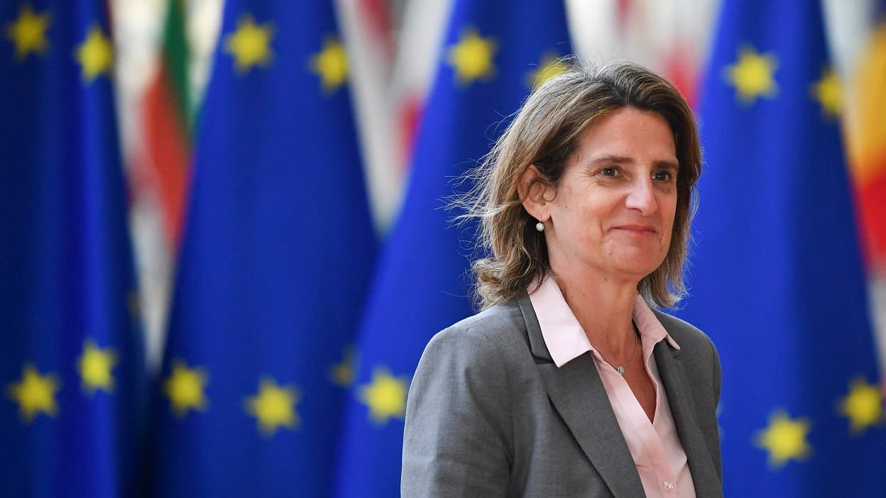 Bruxelles maintient le cap des sanctions contre Moscou malgré le choc pétrolier (et veut accélérer sur l'électrique)