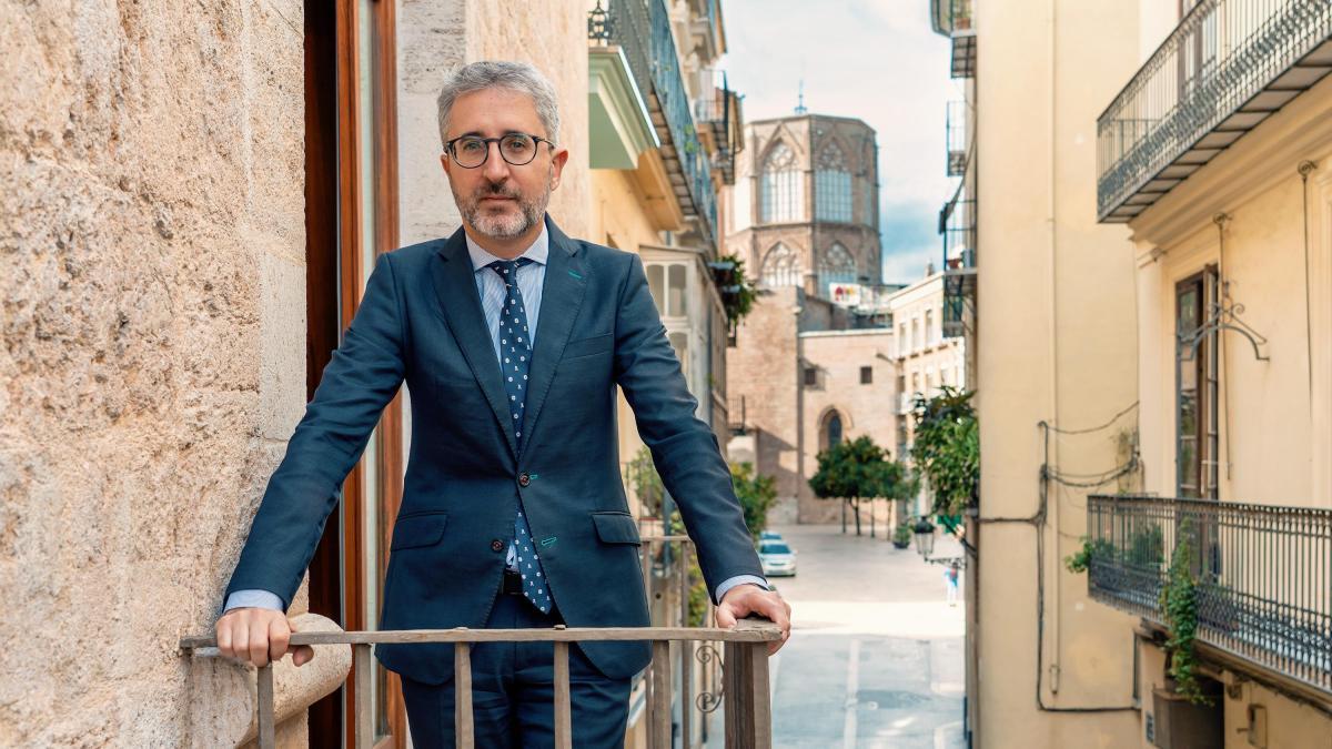 
           Los retos del nuevo ministro de Hacienda: de los Presupuestos a la financiación autonómica pasando por Indra
       