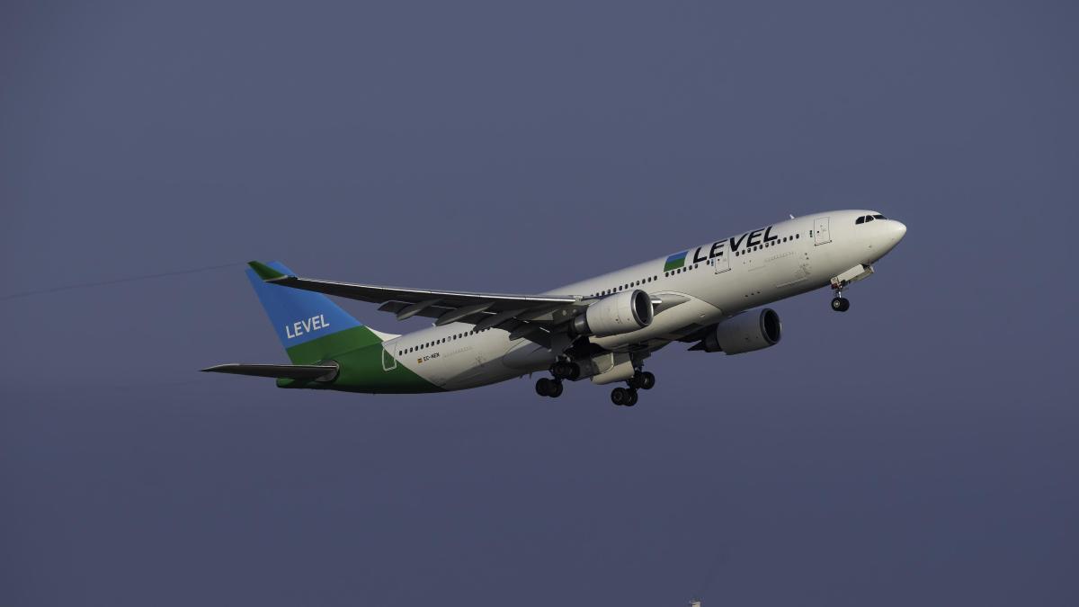 
                              Level cancela la ruta con San Francisco por la escasez de motores de avión
                          