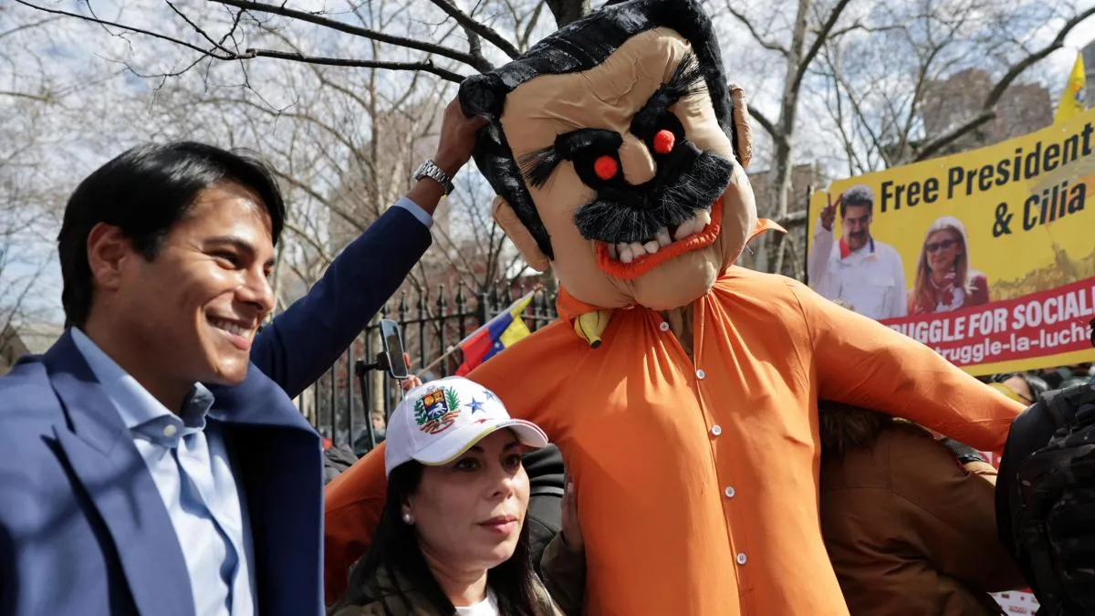 
                                                                          El juez niega que Maduro siga siendo una amenaza para EE.UU., pero no desestima su caso
                                                                      