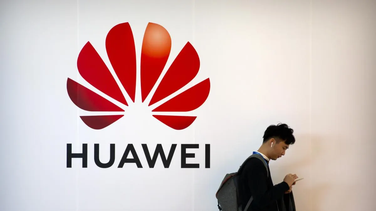 
                                                                                         El Govern da la razón a Huawei frente a Telefónica y le adjudica la fibra óptica
                                                                                     