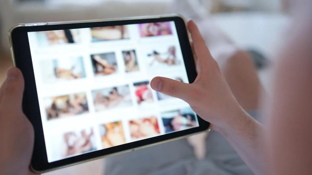 
                                                                                                                Bruselas investiga a Pornhub y otras webs porno porque permiten el acceso de menores
                                                                                                            