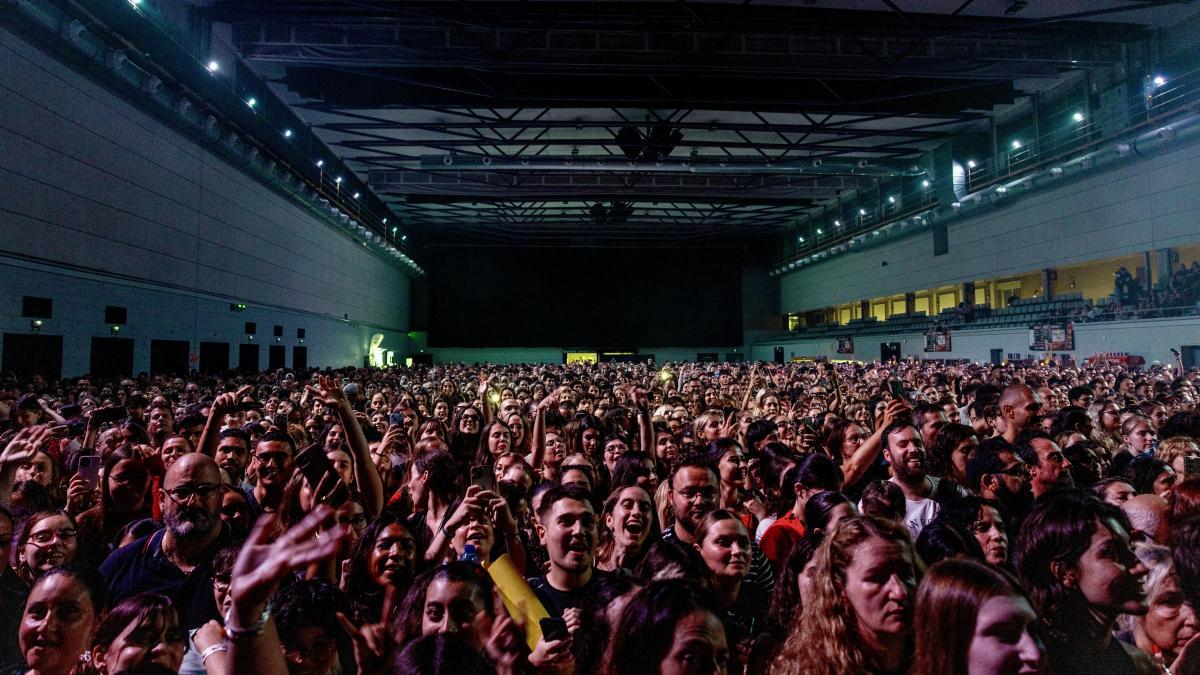 
                                                                                                                    La música en directo sigue en auge en España
                                                                                                                