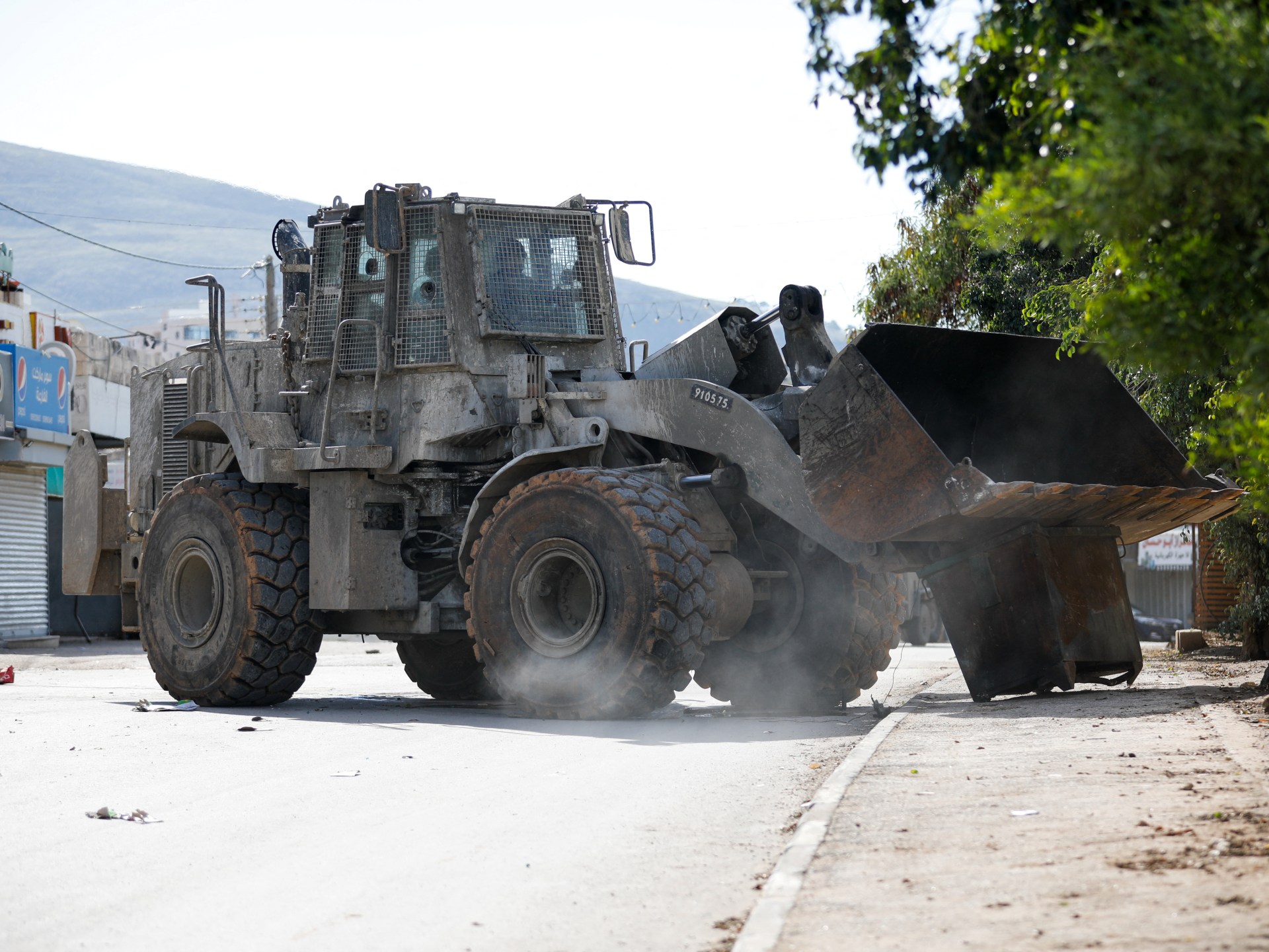 Israeli military storms West Bank towns, carries out demolition