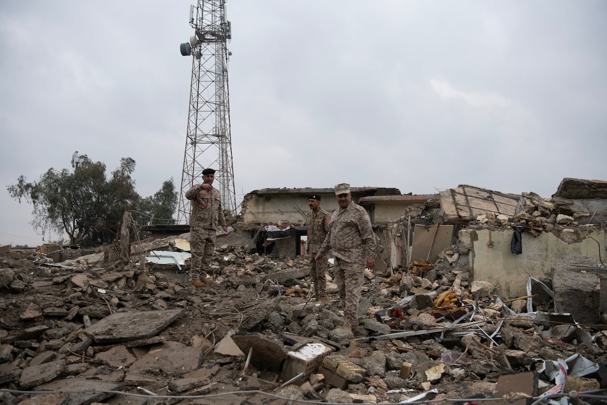 Irak llora a los muertos que deja el peor ataque contra su ejército desde el inicio de la guerra: “¿Por qué nos han atacado los americanos?”