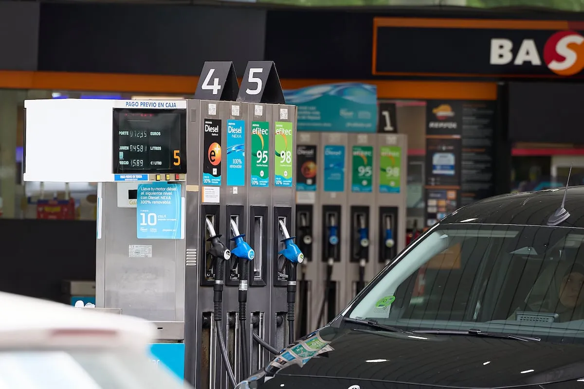 Funcas calcula que la rebaja fiscal a los carburantes ahorrará 90 euros de media a los hogares