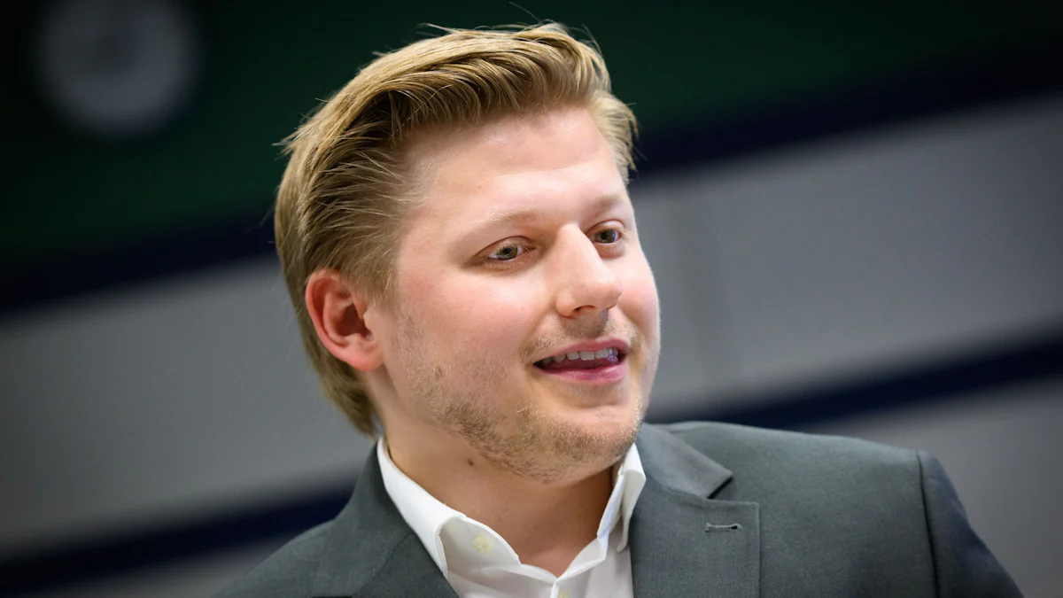 Satire: „Tote Faschisten muss man in Deutschland bejubeln dürfen“