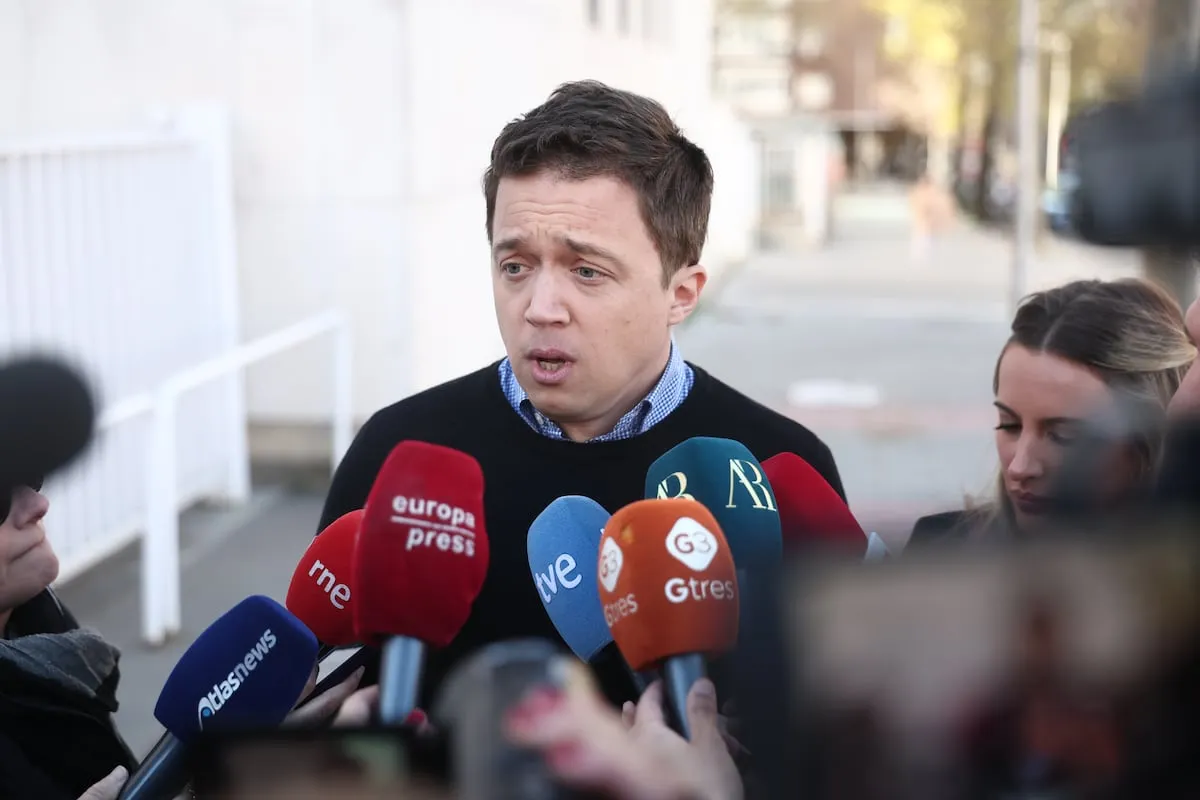 El juez suspende la declaración de Errejón contra Mouliaá por incomparecencia de la defensa de la actriz