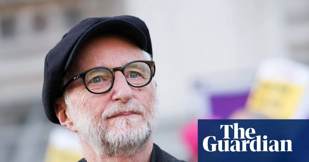 Billy Bragg calls for big turnout at London march against far right