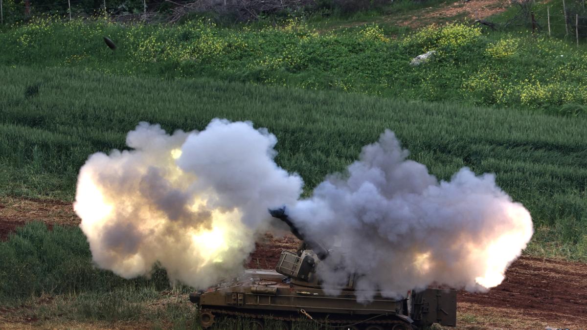 Guerra en Irán, hoy en directo: Irán mantiene sus amenazas sobre Ormuz, Trump alarga su tregua y última hora de los ataques de Israel
