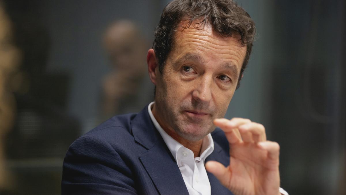 
                                                      Indra y el karma de Ángel Escribano
                                                  