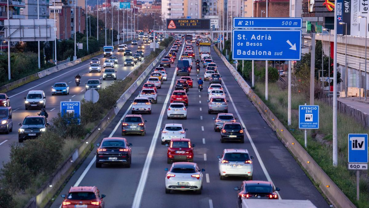 
                                                                                                    Arranca la primera operación salida de Semana Santa en Catalunya
                                                                                                