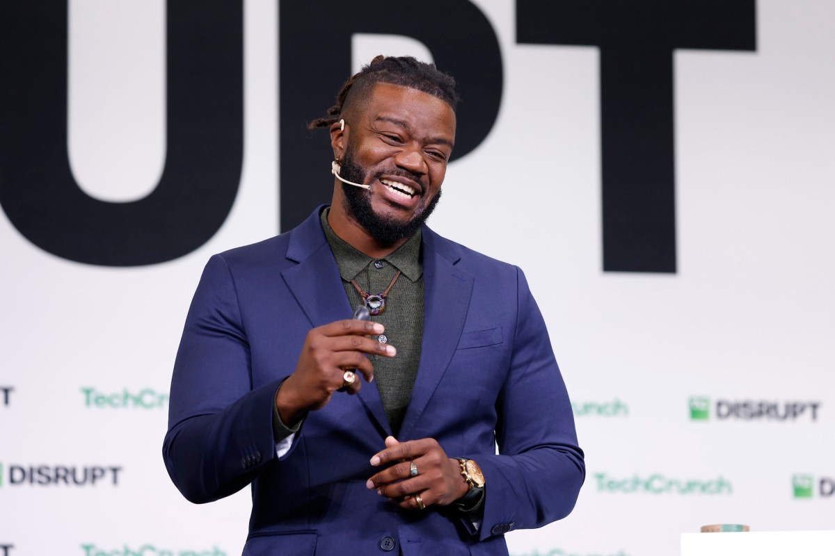 And the winner of Startup Battlefield at Disrupt 2025 is: Glīd