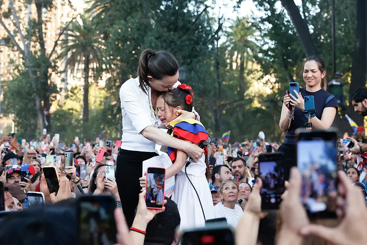 En el corazón del 'tsunami María Corina': "¡Toda una vida esperando conocerla... Y hoy al fin se dio!"