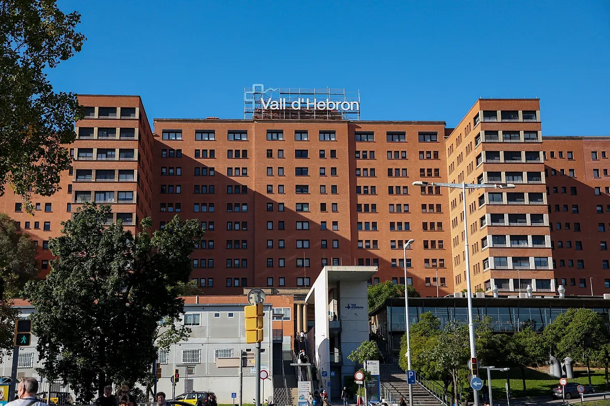 El bebé maltratado por sus padres pasó por un CAP y tres hospitales antes de ser derivado al Vall d'Hebron: así fue el periplo que Salut investiga
