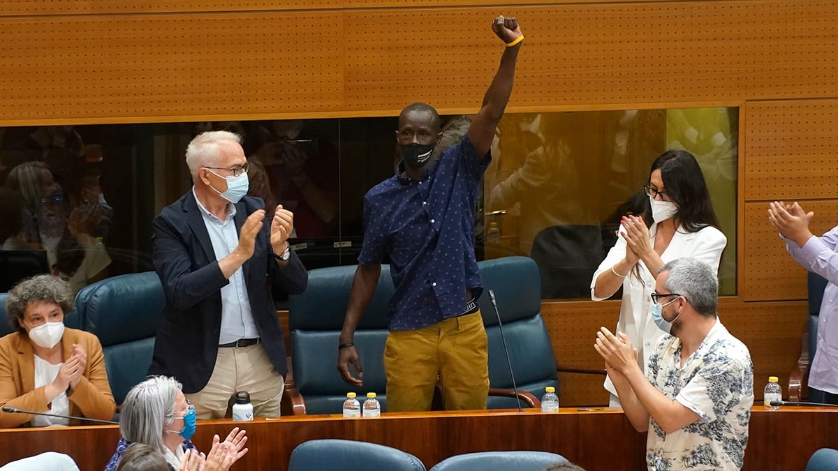 El atestado policial de la detención de Mbayé: “Sé que sois policías. ¿Y qué? No me voy a parar”
