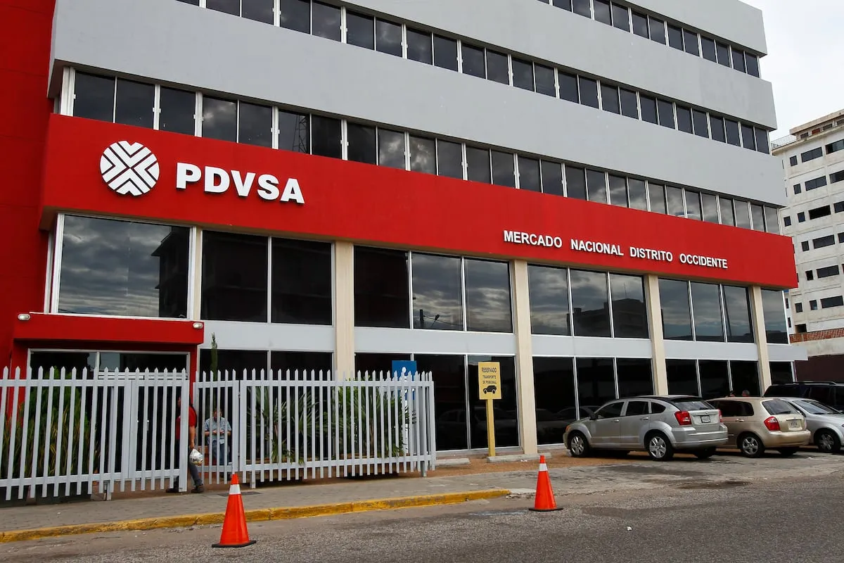 El juez Pedraz archiva la causa abierta al dueño de la marca de gafas Hawkers por supuesto blanqueo